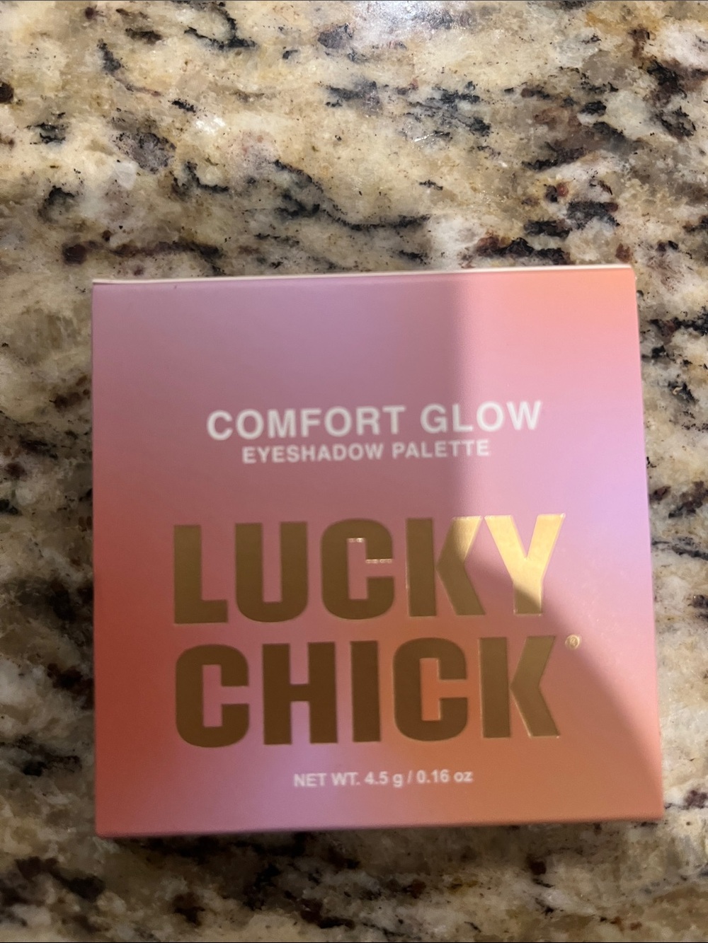Lucky Chick Comfort Glow Eyeshadow Palette โ Pink